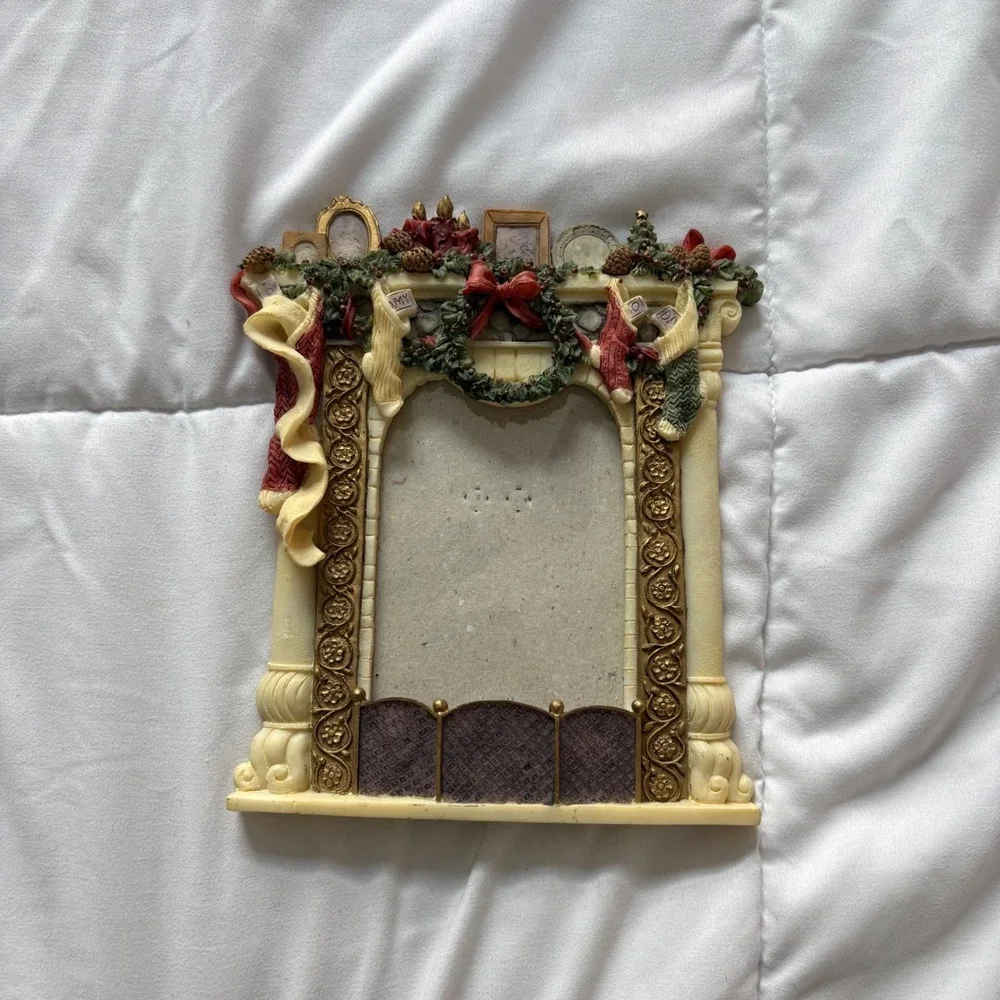 Vintage Christmas Fireplace Resin Picture Frame Holiday Decor Stockings Mantel